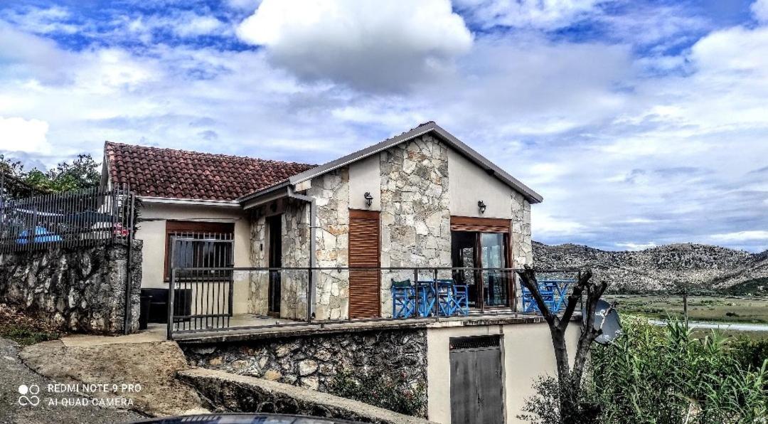 Holiday Home Haustor With Skadar Lake View 波德戈里察 外观 照片