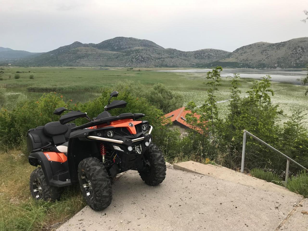 Holiday Home Haustor With Skadar Lake View 波德戈里察 外观 照片